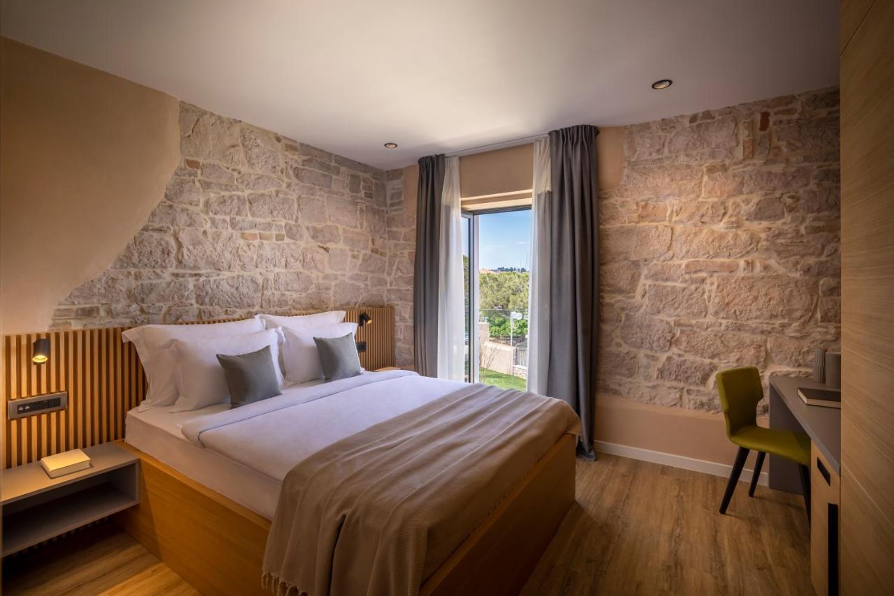 Dunatovi Dvori Heritage Hotel Преко Екстериор снимка