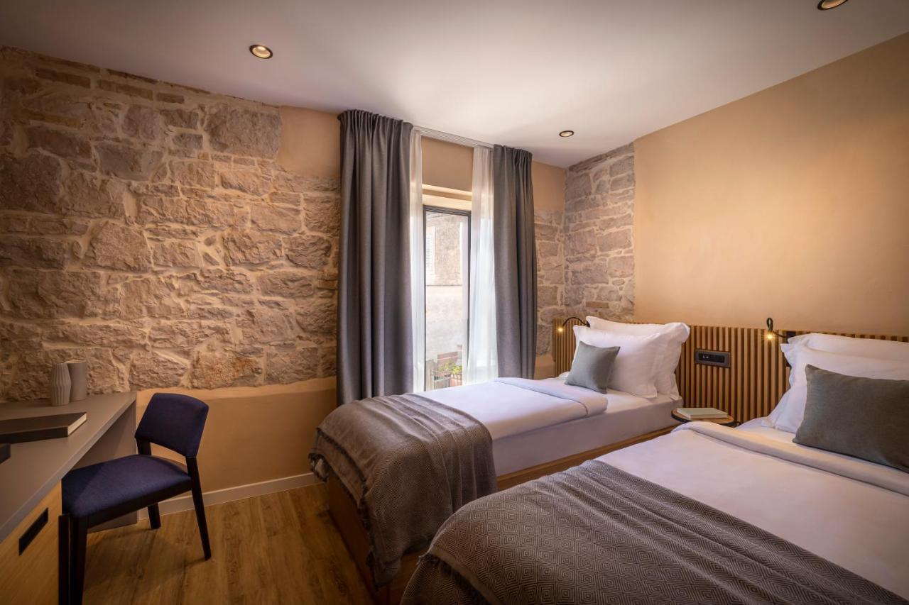 Dunatovi Dvori Heritage Hotel Преко Екстериор снимка